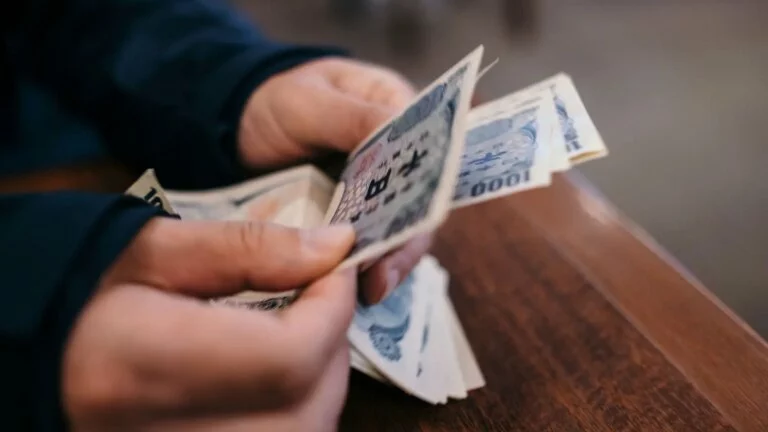 賢いお金の決断をサポート?>